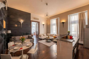 Magnificent Elegance by Erzsebet Krt & New York Cafe